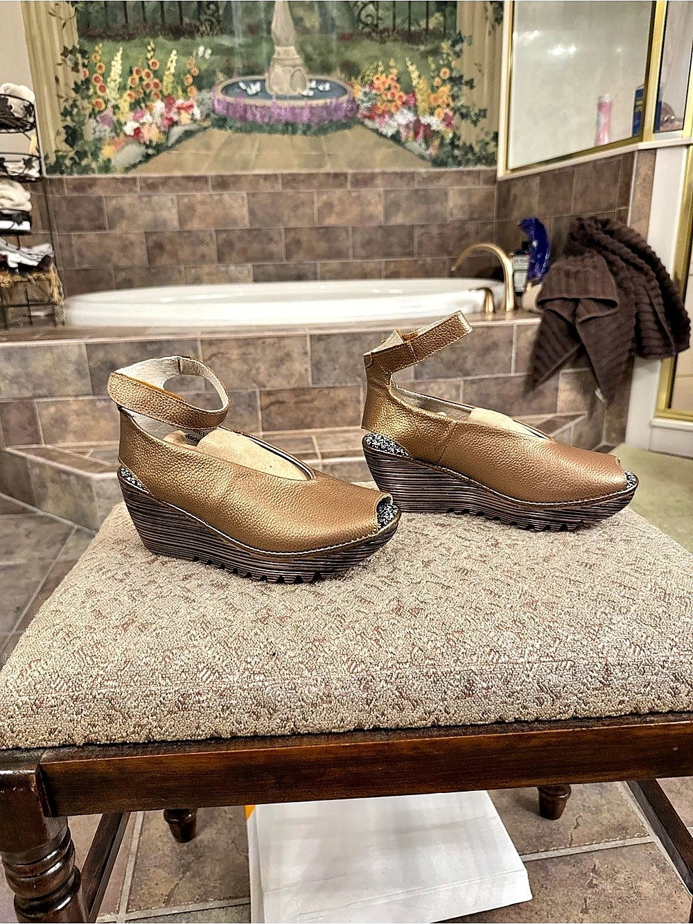 Bernie Mev. Gold tone  Wedge Shoes Like New